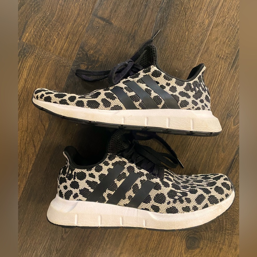 Adidas Swift Run - Cheetah Print